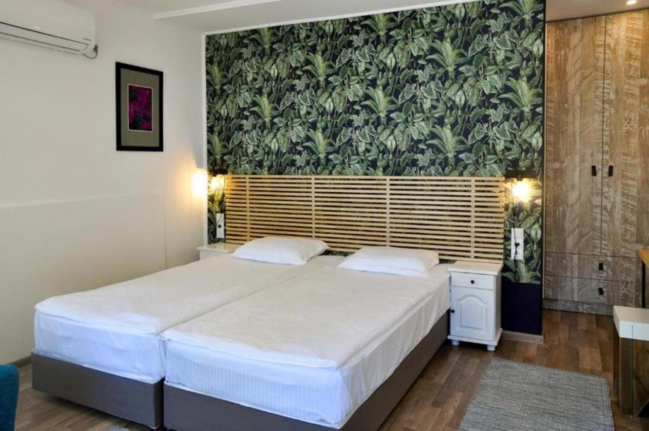 St Anastasia Hotel Burgasz Kültér fotó